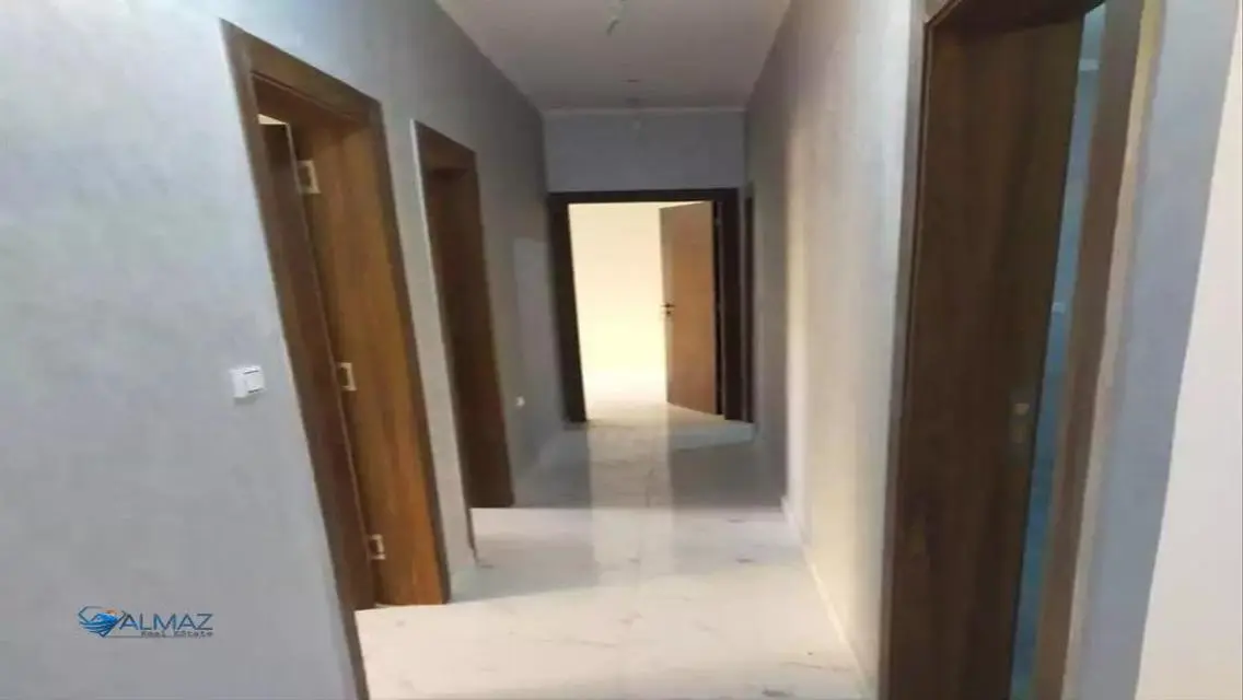 شقه للإيجار بكمبوند ريزيدنس أمام كمبوند هايد بارك