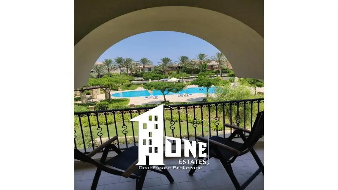 Chalet directly on the pool in Catania Marassi