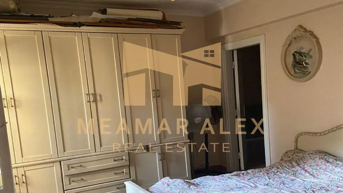 شقة مميزه للبيع في210م  كفر عبده امير البحار 