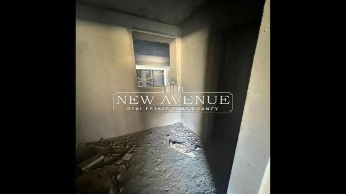 Semi-Finished Apartment with garden in Bloomfields