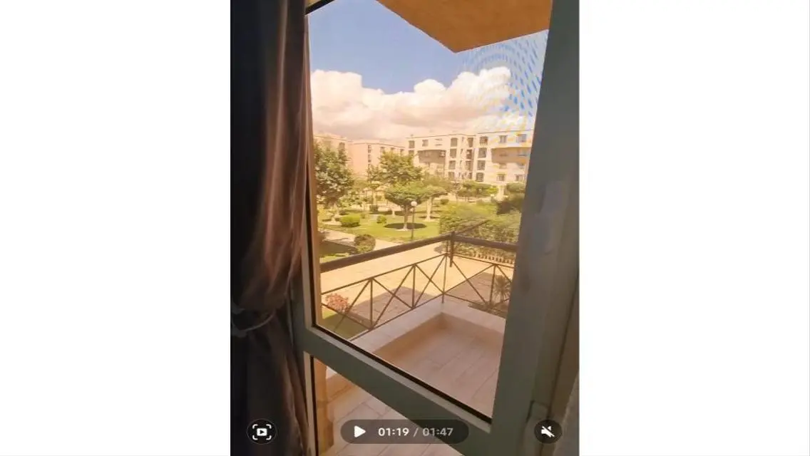 يوجد شقه بالرحاب من ارقي الشقق بتشطيبات هادئه و فر