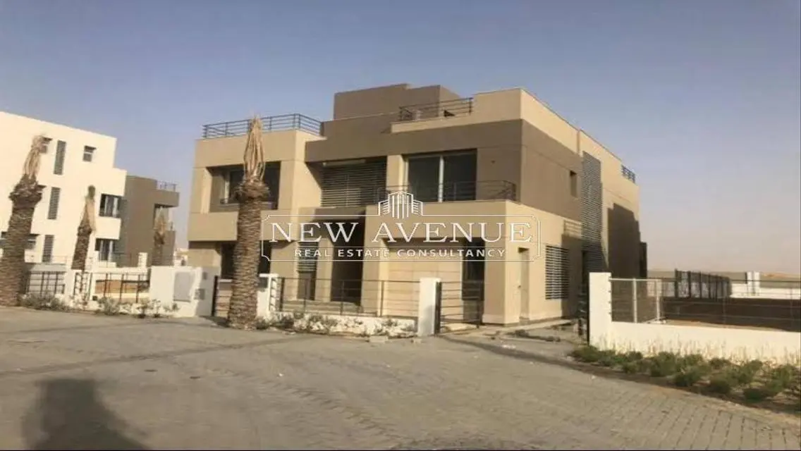 فيلا مستقلة 4 غرف نوم في بالم هيلز القاهرة الجديدة