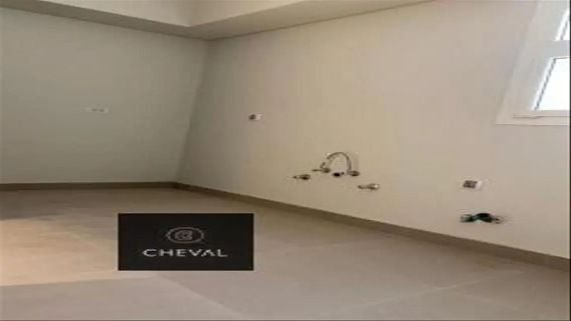 شقه للايجار فيو مميز في Mivida بجوار ال AUC