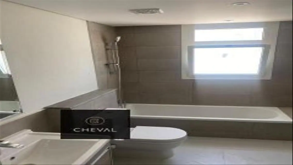شقه للايجار فيو مميز في Mivida بجوار ال AUC