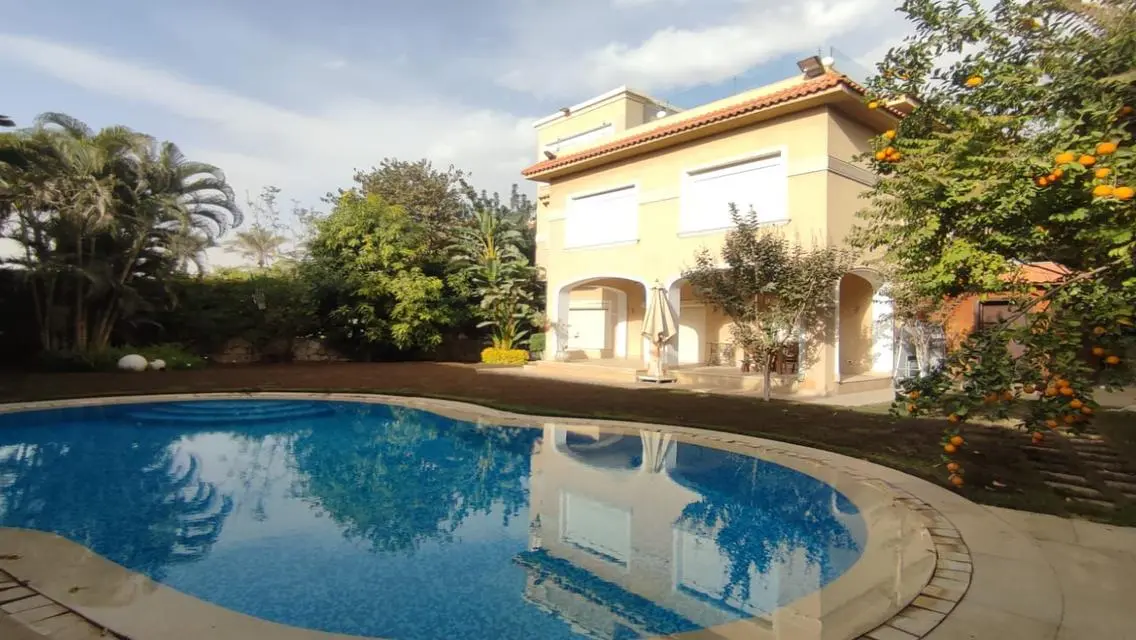 Villa with swimming pool in Gezira Green Park