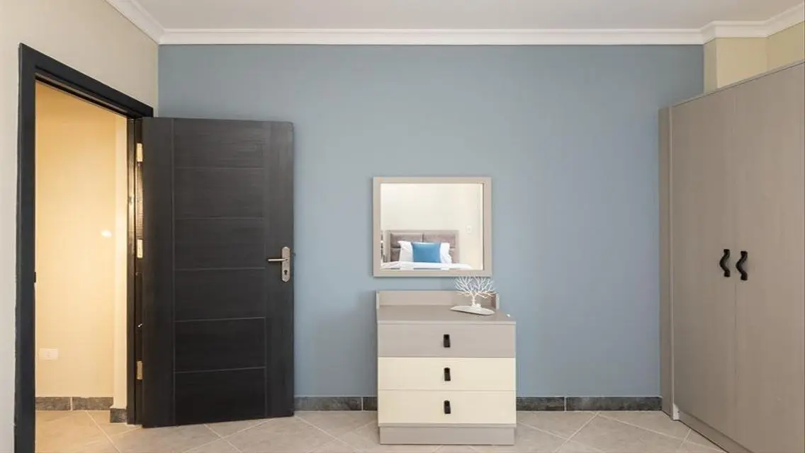 شاليه ٢ غرفة |مقدم 879,30 الف |مطارمه بيتش ريزيدنس