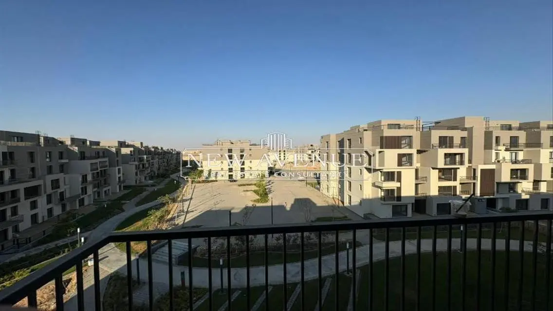 Ready to move penthouse in Sodic East New cairo