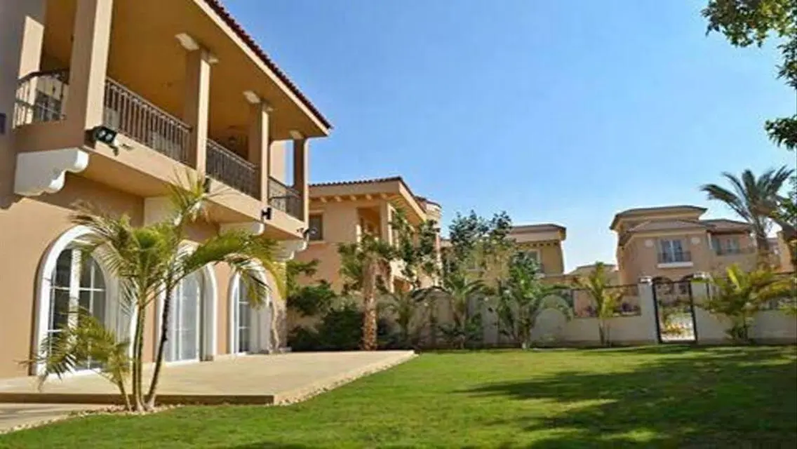 Standalone villa for sale in Hyde Park Compound