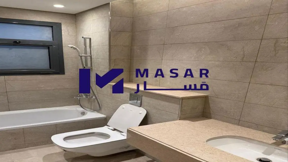 فرصة مميزة للإيجار في واحد من أرقى كمبوندات التجمع
