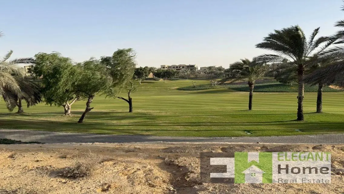 فيلا اول صف جولف للبيع في القطاميه ديونز موقع مميز