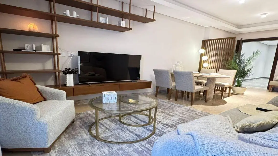 Apartment for rent with distinctive hotel furnitur