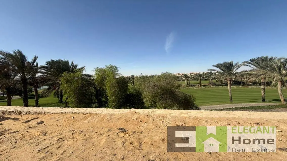 فيلا بأطلاله رائعه علي الجولف بيع في قطاميه ديونز