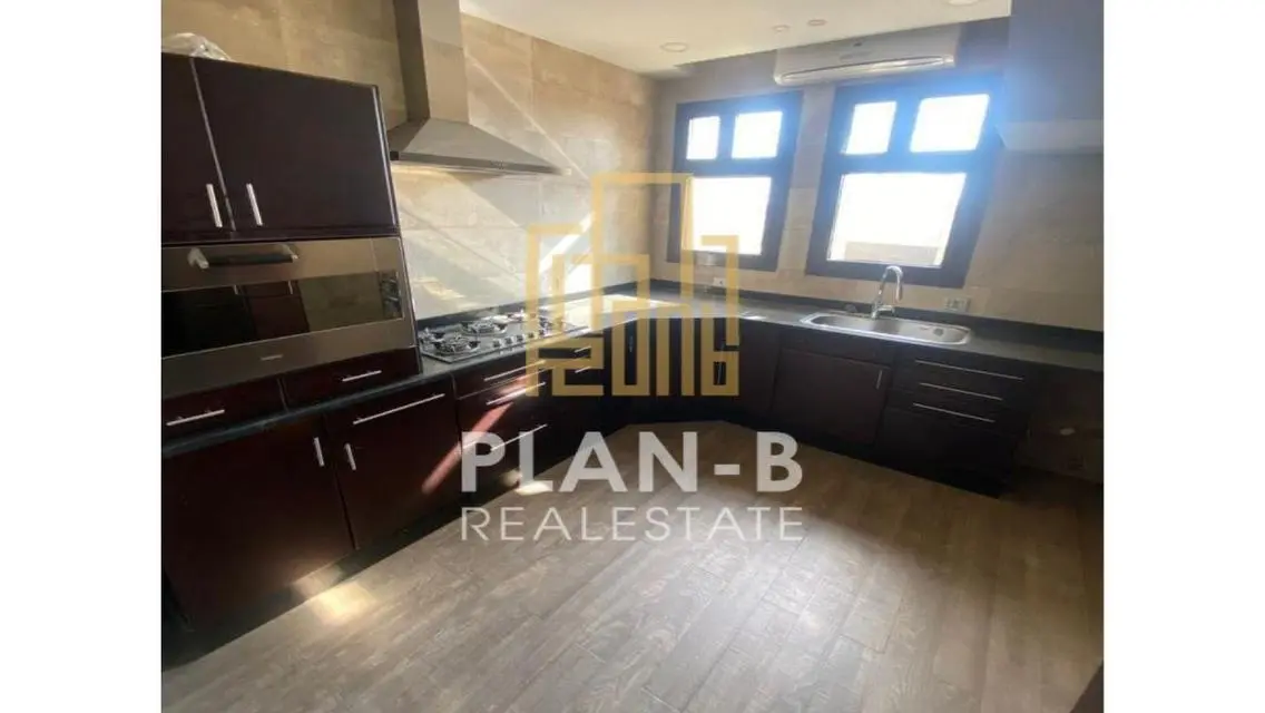 For rent penthouse with internal stairs in Casa