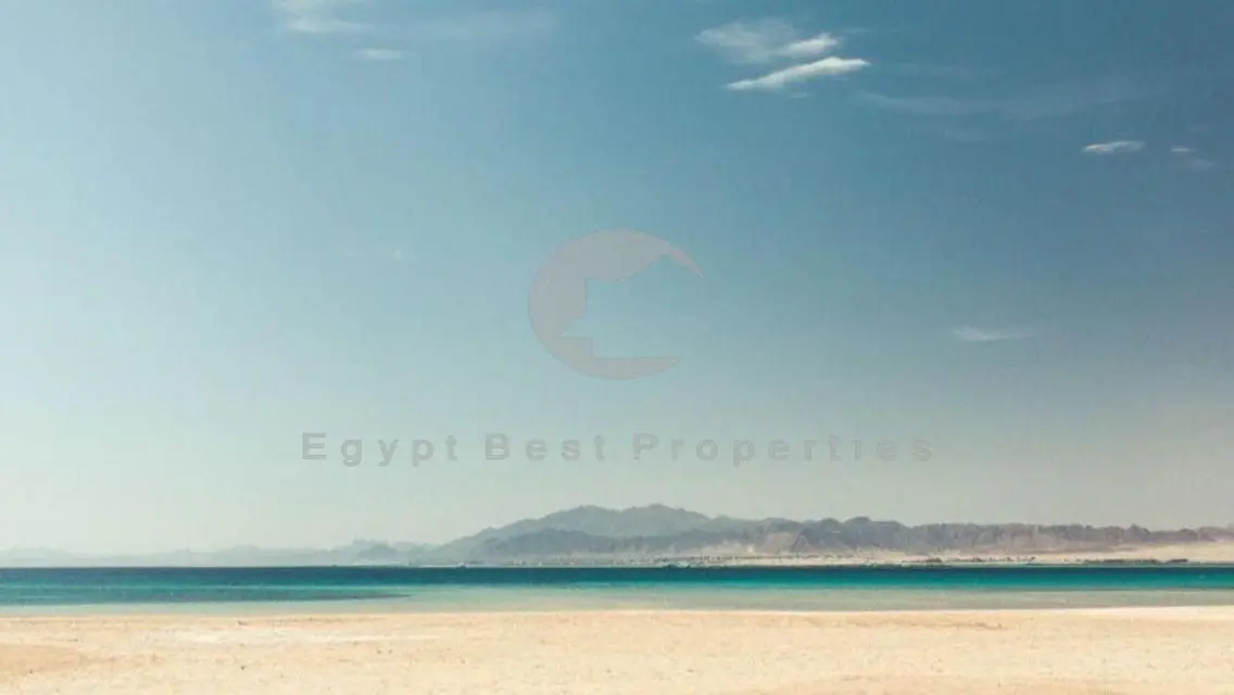 شاليه مطل على الجولف | موقع متميز جدا | بحري