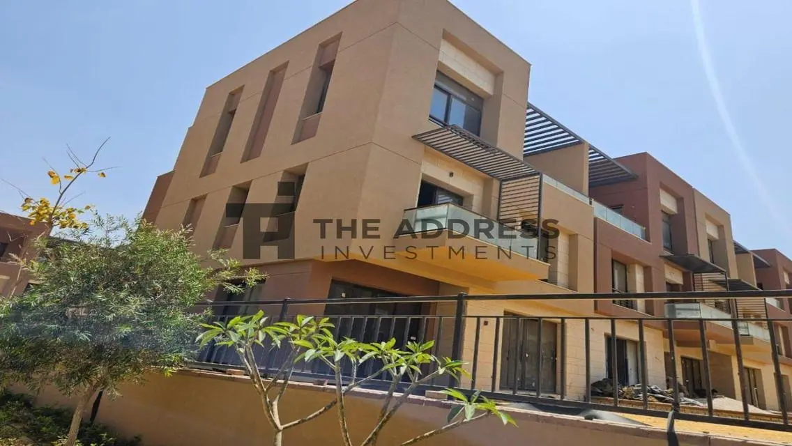 تاون هاوس مميز اقل من سعر السوق فى District 5