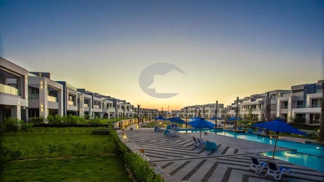 شقة في الجولدن سكوير بمقدم 3% واقساط علي 10 سنين!