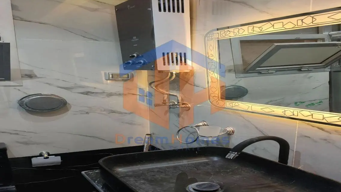 شقة تشطيبات للبيع بالفرش والاجهزة بجوار بوابة 24