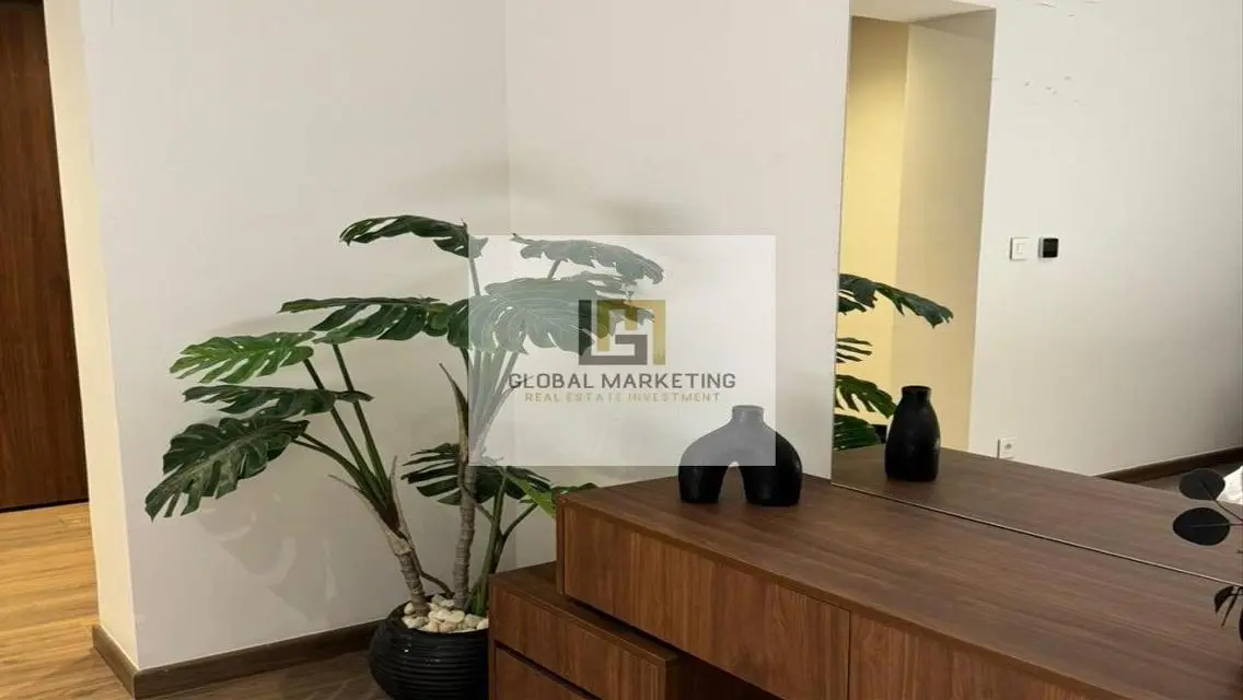 Furnished apartment for rent, hotel-style, ultra