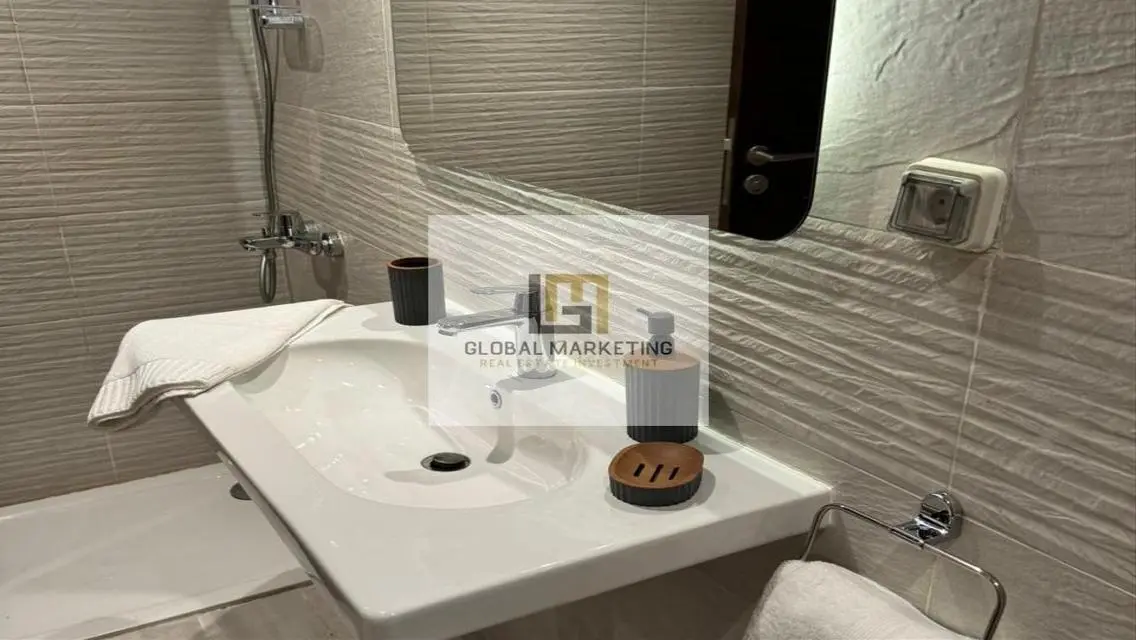 Furnished apartment for rent, hotel-style, ultra