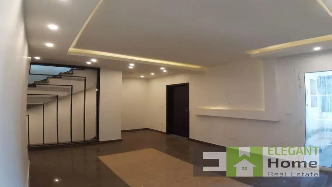Semi furnished I-villa roof for rent in MVHP