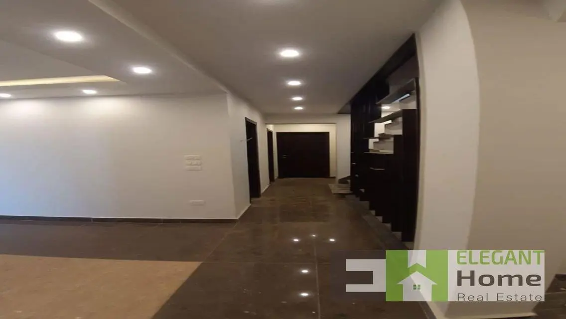 Semi furnished I-villa roof for rent in MVHP