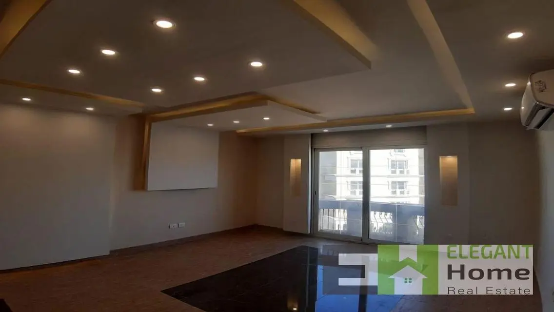 Semi furnished I-villa roof for rent in MVHP
