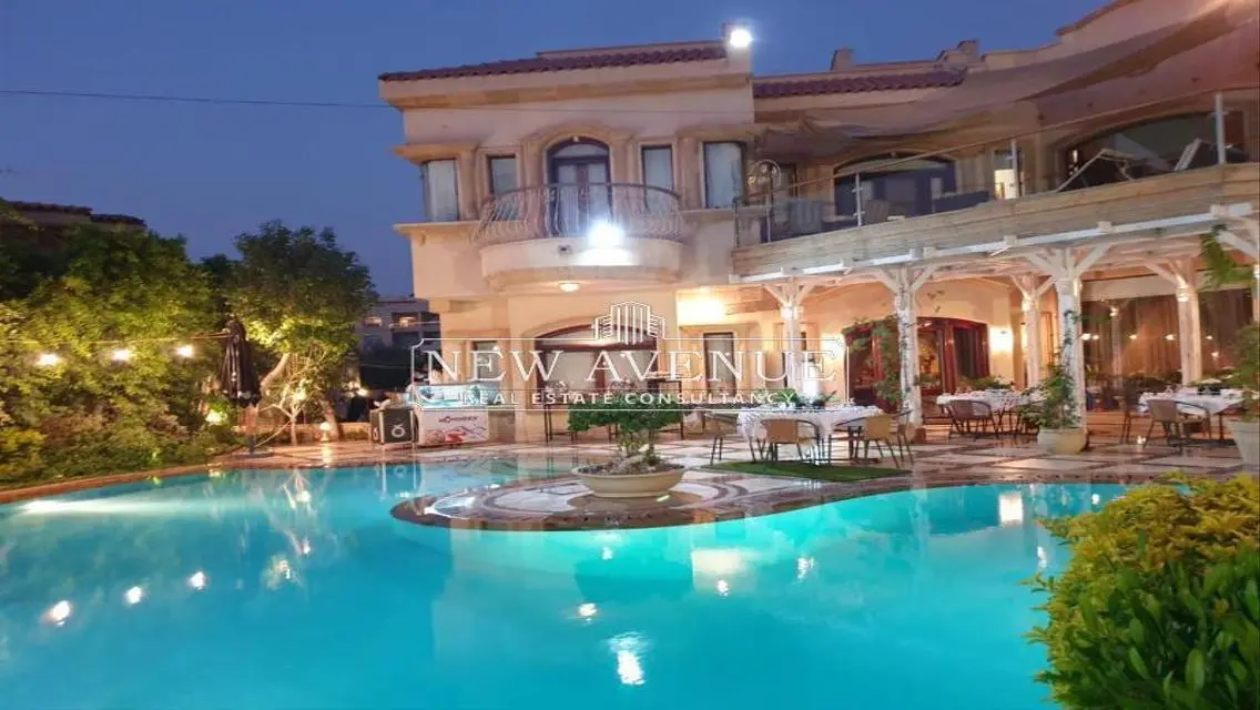 Luxury Apartment with Private Garden and Maid's Room