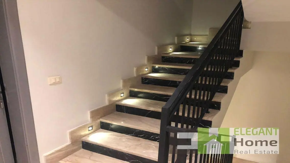 Town house(kitchen+ACs) for rent at Mivida