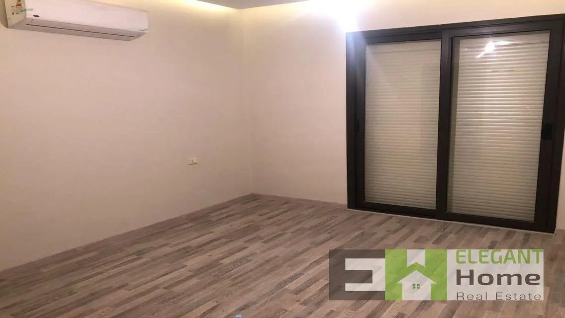 Town house(kitchen+ACs) for rent at Mivida