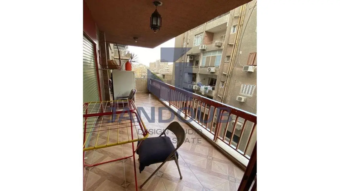 شقة للبيع بمساحة 750 متر في موقع متميز