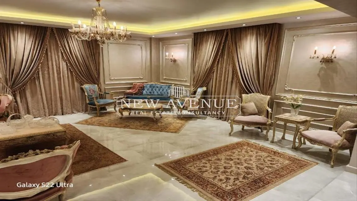 شقة ارضي بجوار جاردن 8 كمبوند بمدينة الصحفيين