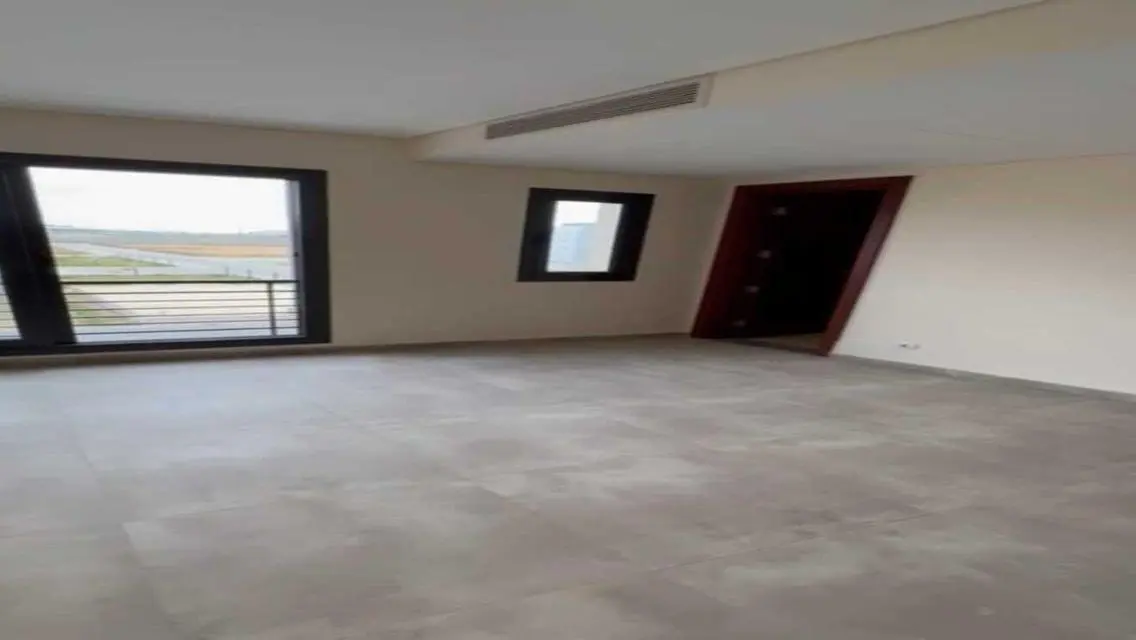 Luxury Apartment for Rent with Security Guard and Stunning View