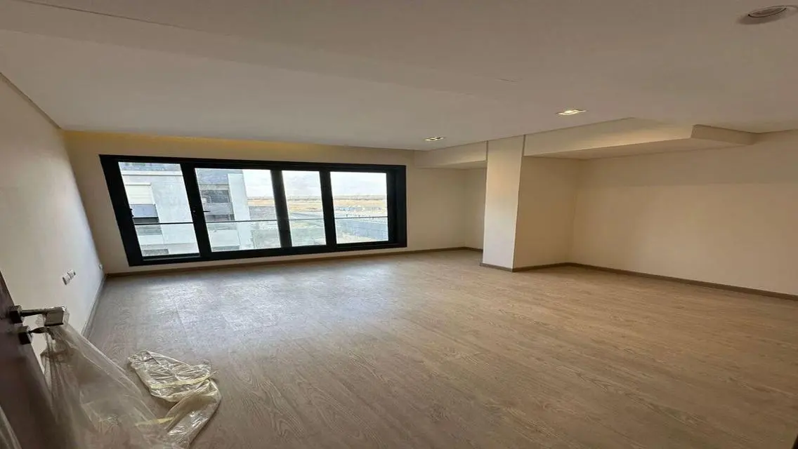 Luxury Apartment for Rent with Security Guard and Stunning View