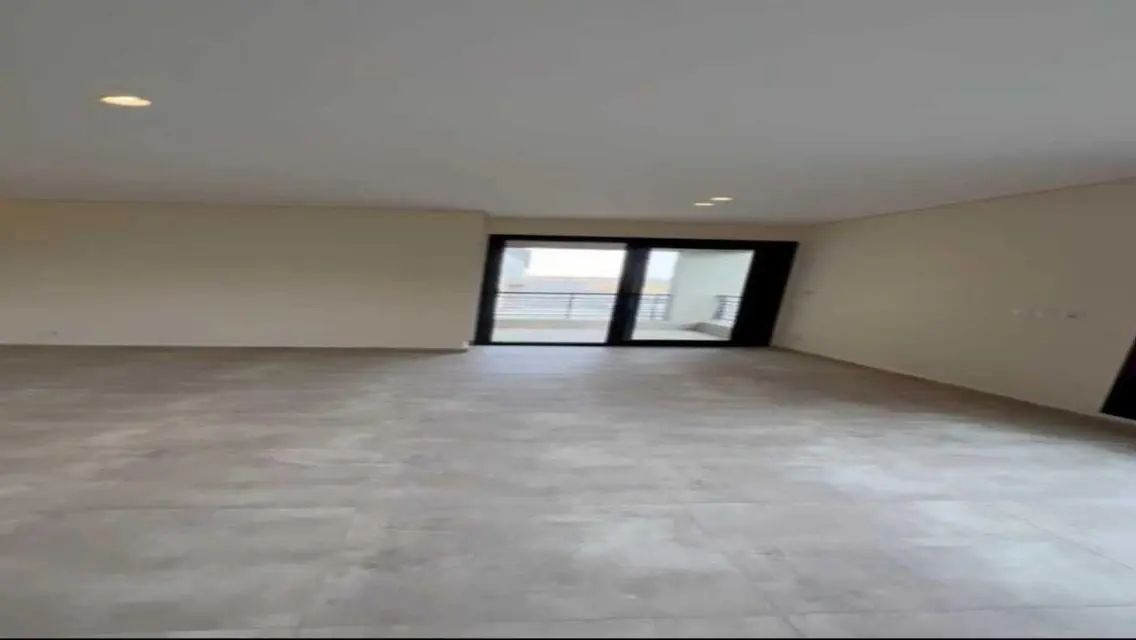 Luxury Apartment for Rent with Security Guard and Stunning View