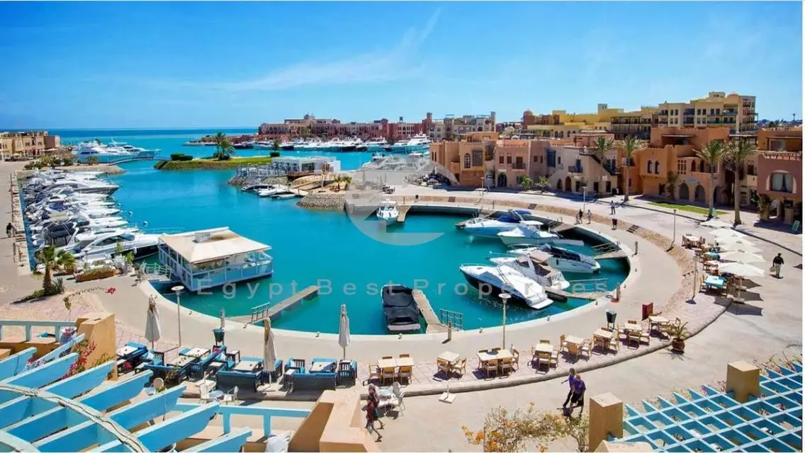شاليه دوبلكس إطلاله اللاجون  و بدون مقدم علي 6سنين