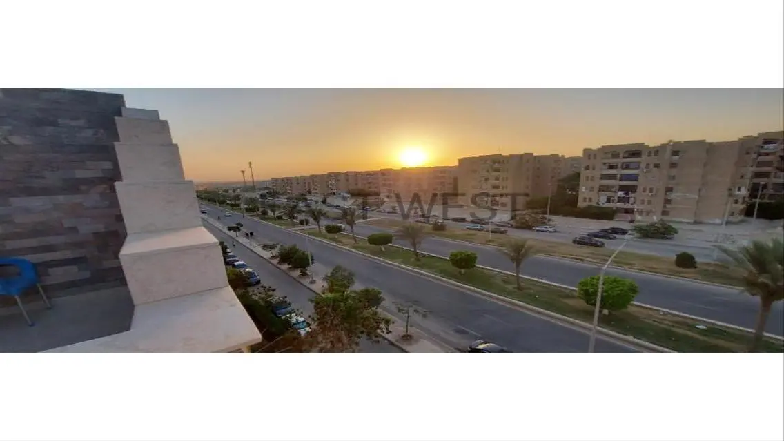 شقه روف ايجار بالحي 16 فيو ولوكيشن رائع تشطيب مميز