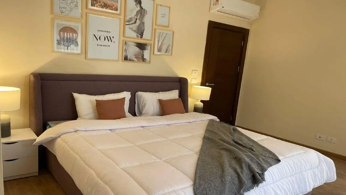 Fully Furnished Apartment for rent in 90 avenue  .