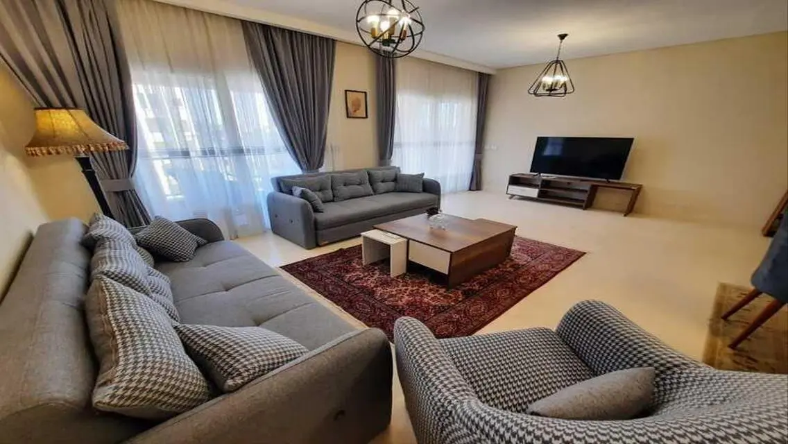 Furnished Apartment for rent in 90 Avenue