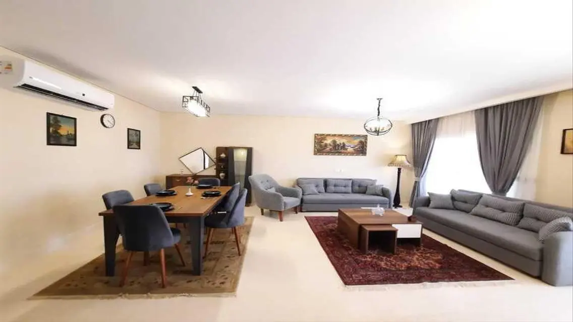 Furnished Apartment for rent in 90 Avenue