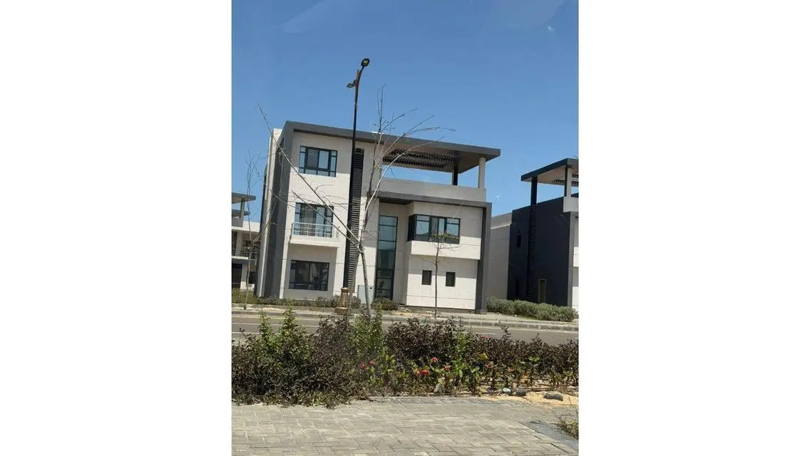 The Pearl 121 - Luxurious Property with All Amenities