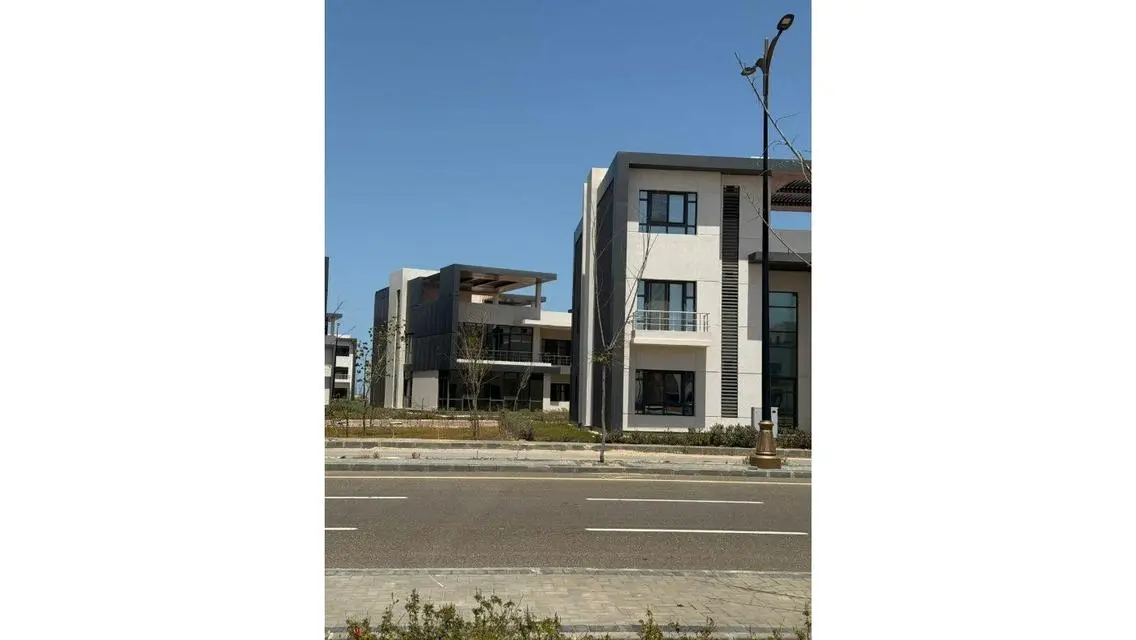 The Pearl 121 - Luxurious Property with All Amenities