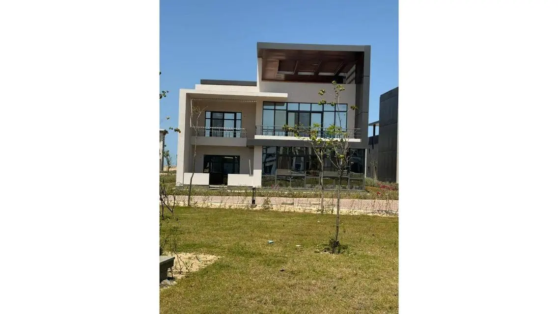 The Pearl 121 - Luxurious Property with All Amenities