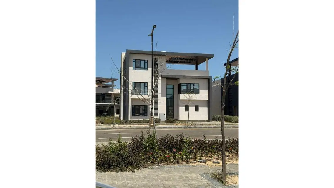 The Pearl 121 - Luxurious Property with All Amenities