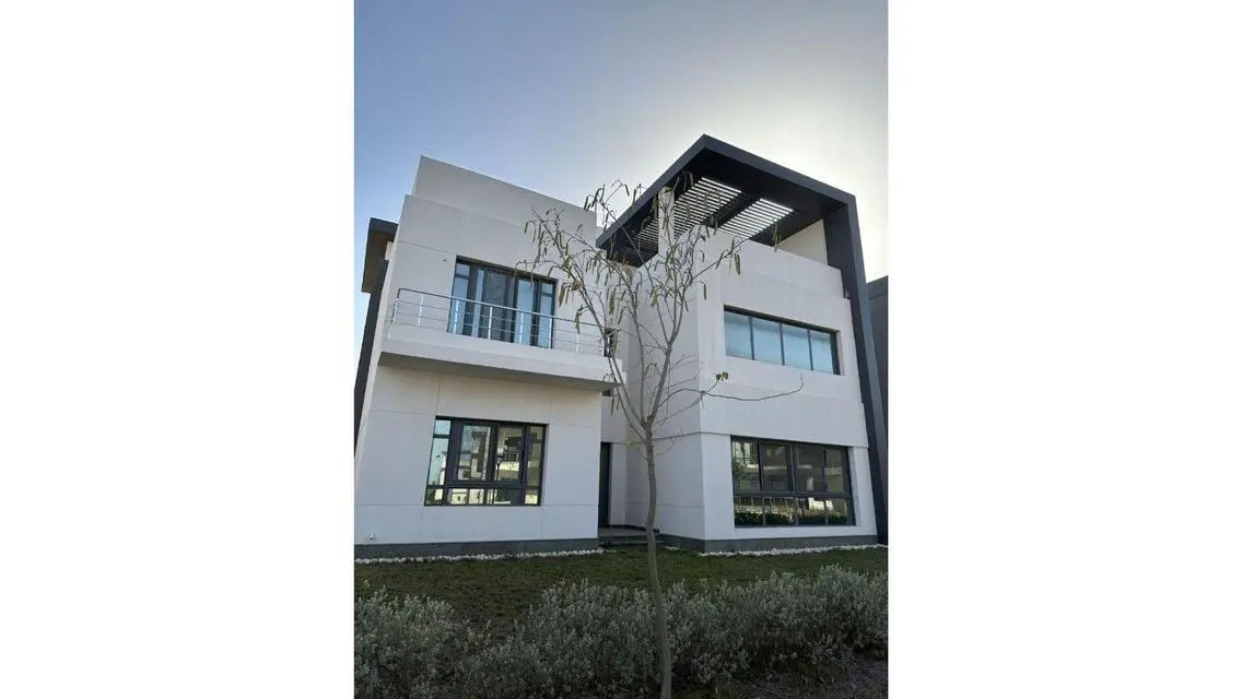 The Pearl 121 - Luxurious Property with All Amenities