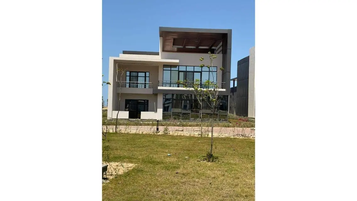 The Pearl 121 - Luxurious Property with All Amenities