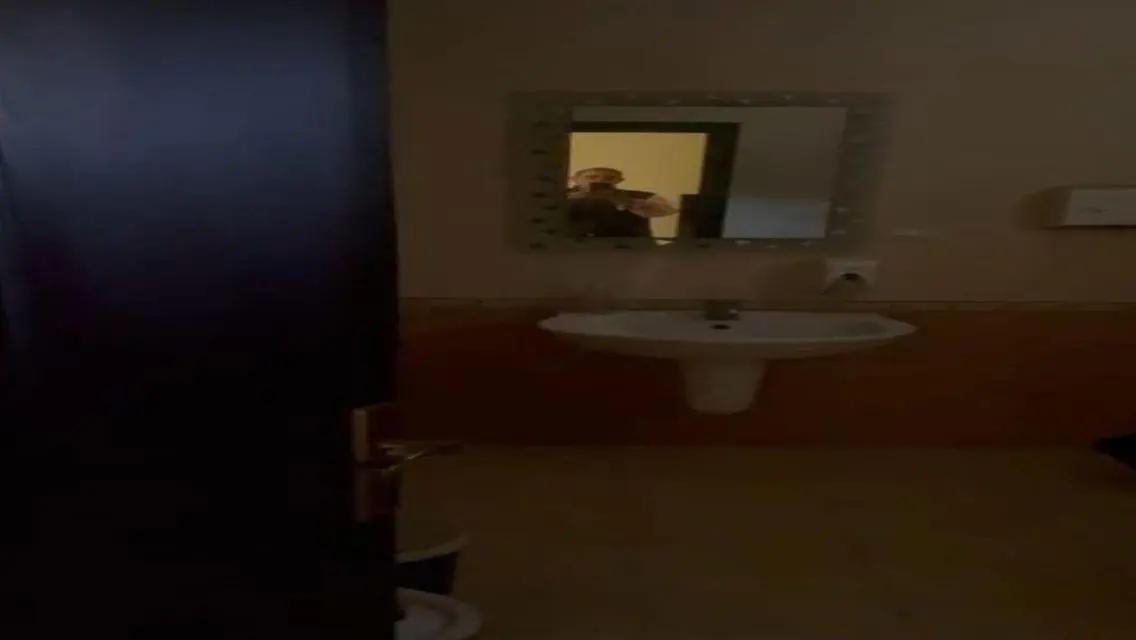 عيادة للايجار 95م تشطيب سوبر لوكس روكسي موقع مميز