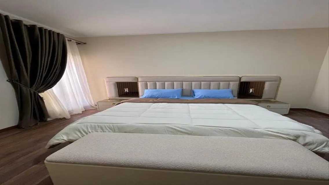 Apartment For Rent  in 90 Avenue new cairo      .