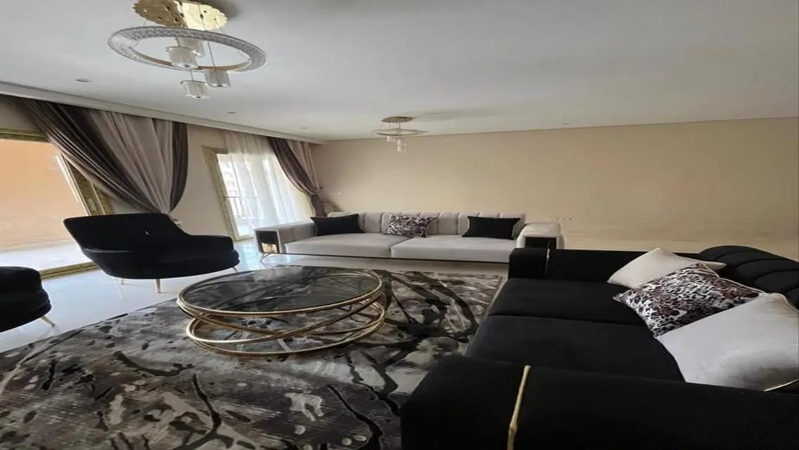 Apartment For Rent  in 90 Avenue new cairo      .