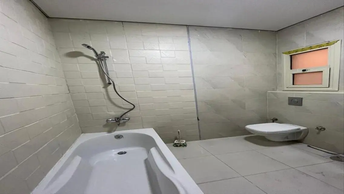 Apartment For Rent  in 90 Avenue new cairo      .