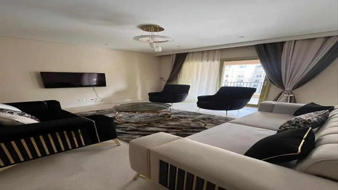 Apartment For Rent  in 90 Avenue new cairo      .